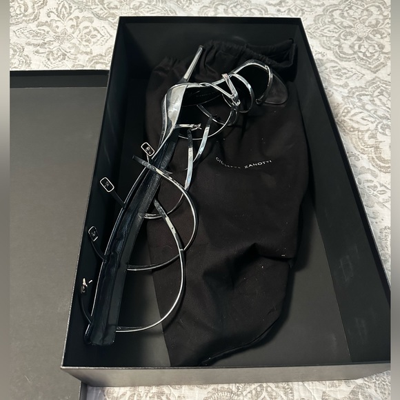 SZ 39 Giuseppe Zanotti
105mm knee-high gladiator sandals - Picture 2 of 6